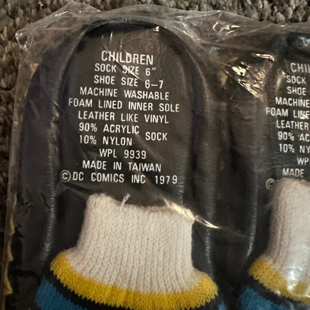 Share Toastee Socks - RARE NEW VINTAGE DC Comics 1979 BATMAN Child Size 6 - DAWN - Picture 9 of 9